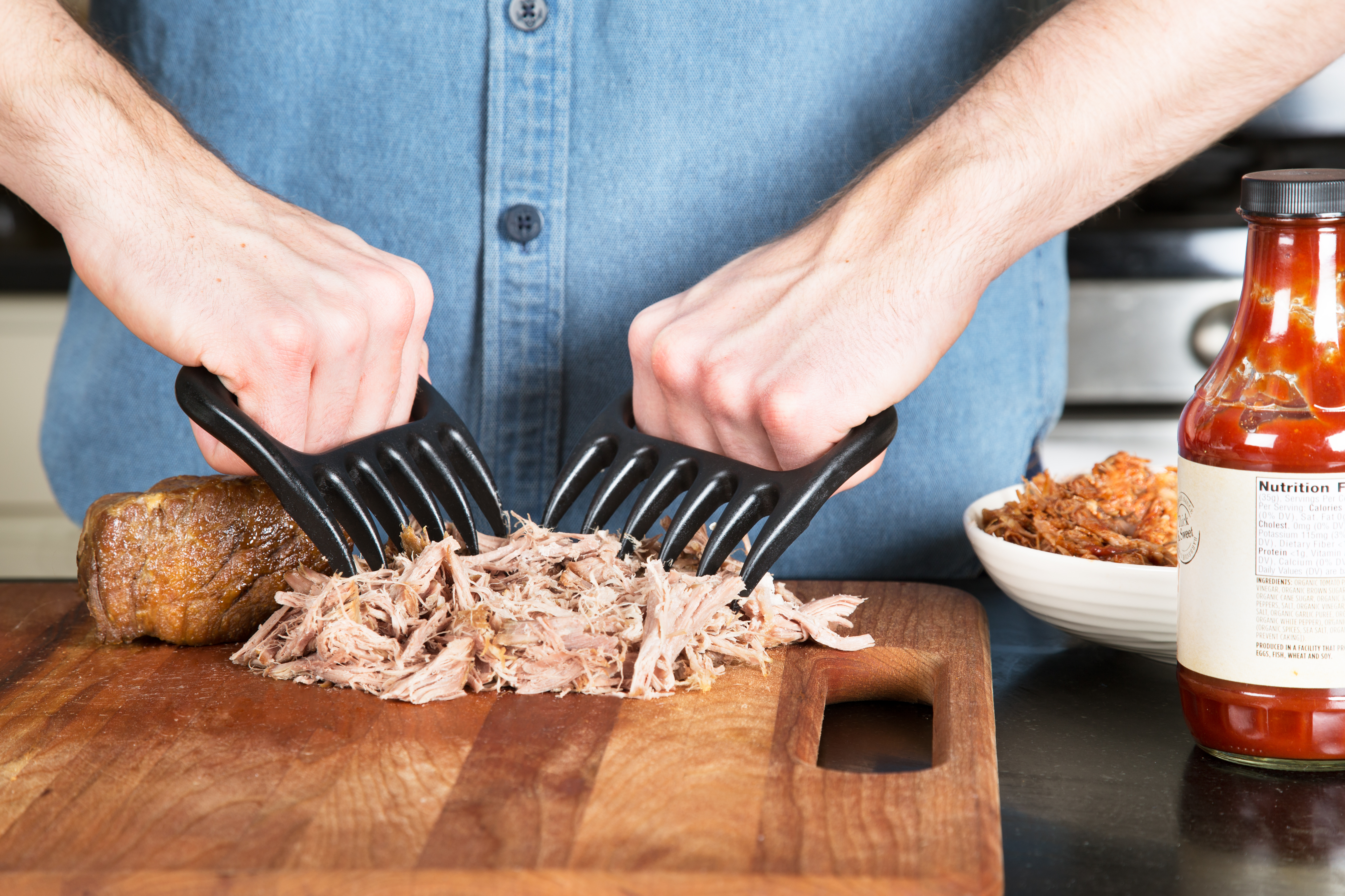 shredding pulled pork with BearPaw products meat shredder claws